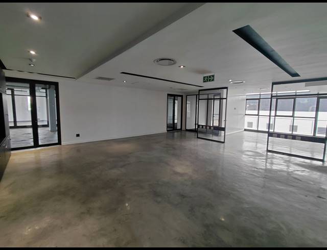 2,590M² OFFICE TO LET IN BRYANSTON